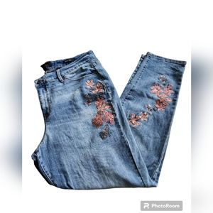 NINE WEST JEANS SIZE 16 boho style with floral embroidery.